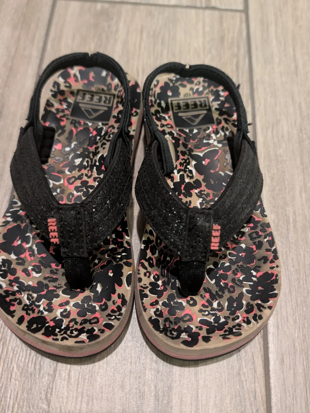 Reef Kids Black Glitter Flip Flops with Pink and Tan Leopard Insole